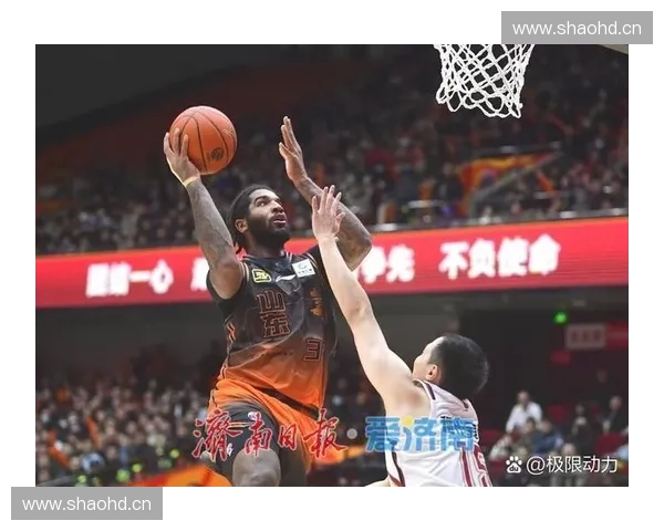 以篮下强攻为核心策略提升球队进攻效率与防守突破的全面解析